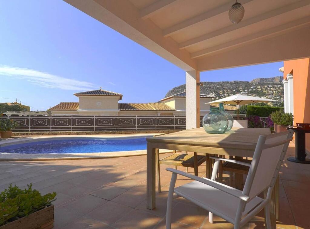 Villa Con Piscina Privada カルプ エクステリア 写真